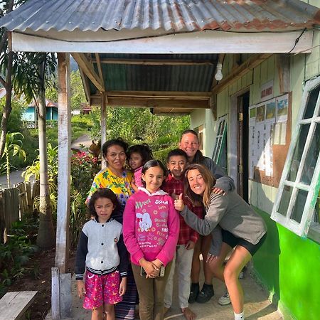 Karleta Homestay Ruteng Exterior foto