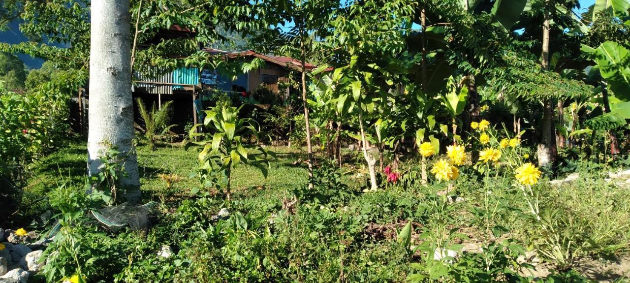Karleta Homestay Ruteng Exterior foto