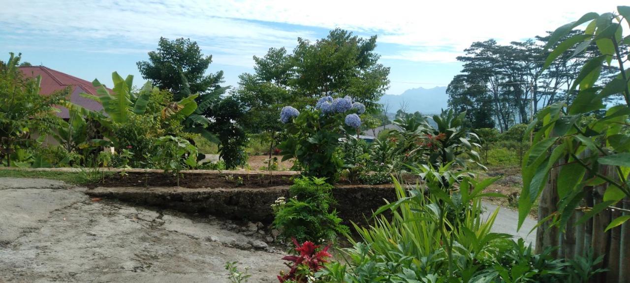 Karleta Homestay Ruteng Exterior foto